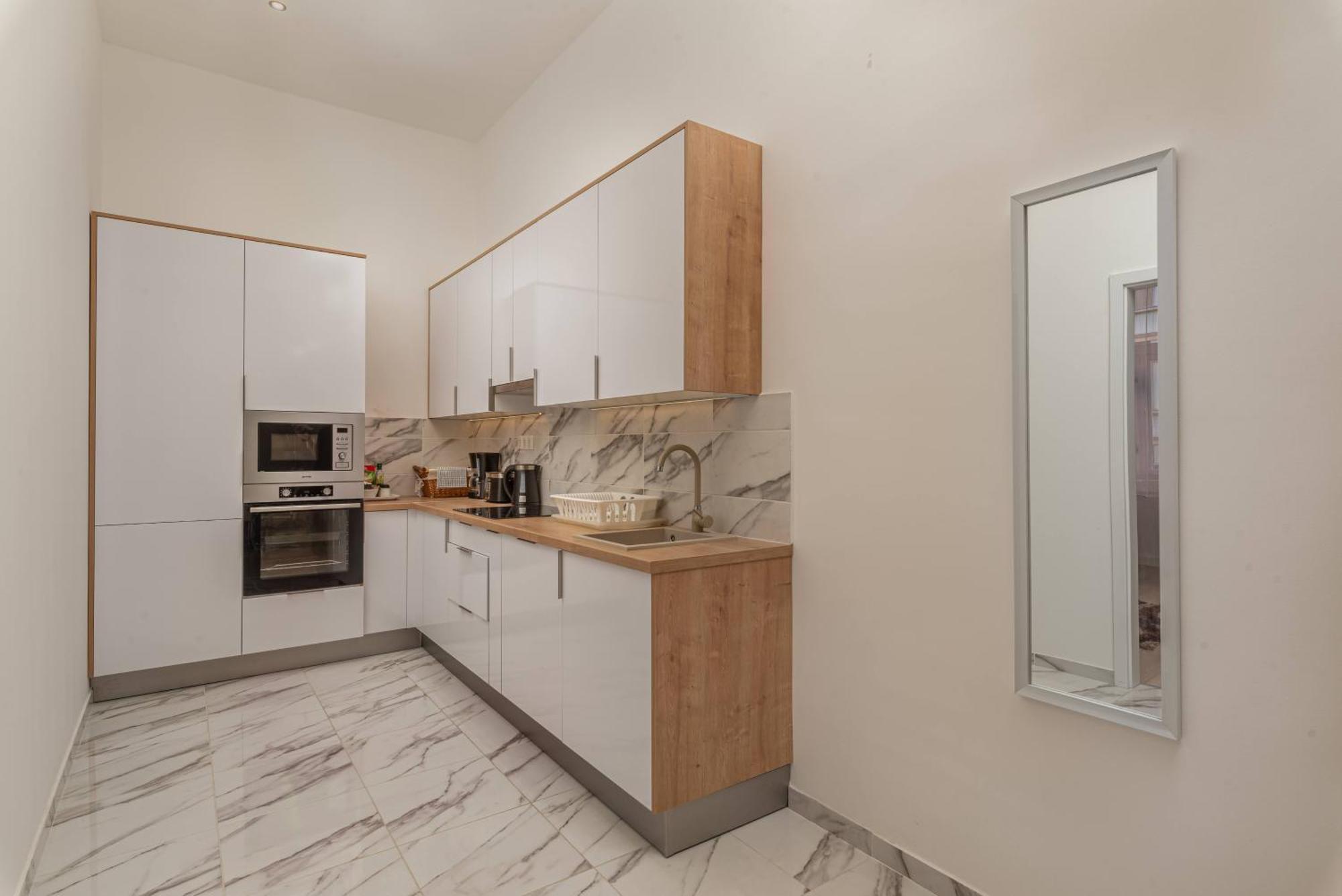 Apartment With 2 Bedrooms Near Gellert Thermal Bath ブダペスト エクステリア 写真